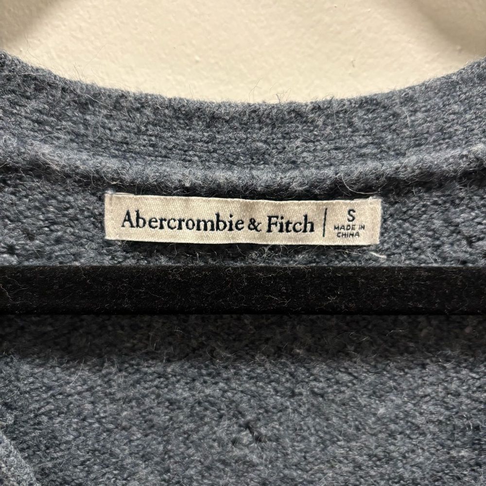 Abercrombie & Fitch Women’s Small Dark Grey Eyelet Cottagecore Cardigan - Picture 3 of 6